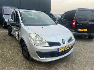 Autoverwertung Renault Clio 1.2 16v 2006/3