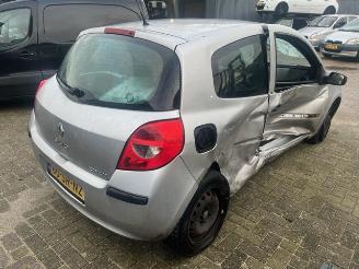 Renault Clio 1.2 16v picture 4