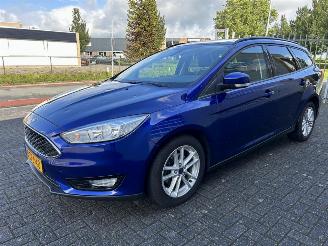 damaged passenger cars Ford Focus Wagon 1.0 Trend Edition 2015/2