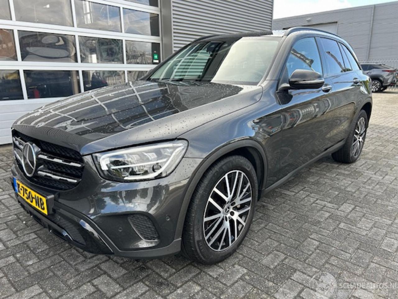 Mercedes GLC 300e 4MATIC Business Solution AMG