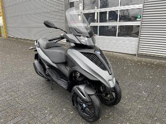 Piaggio MP3 300 Yourban Autorijbewijs picture 3