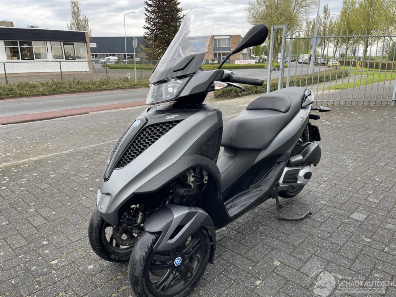 Piaggio MP3 300 Yourban Autorijbewijs