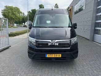 Volkswagen Crafter 35 2.0 TDI L4H3 Highline GEEN SCHADE picture 8