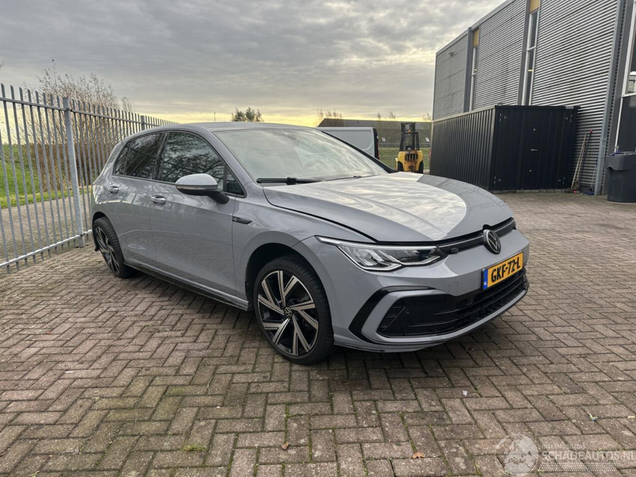 Volkswagen Golf 1.5 eTSI R-Line Business