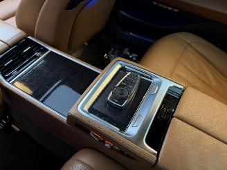 BMW 7-serie 750Li xDrive picture 24