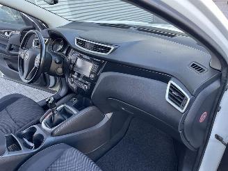 Nissan Qashqai 1.2 Connect Edition picture 12