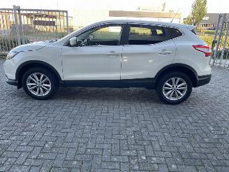 Nissan Qashqai 1.2 Connect Edition picture 6