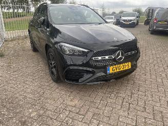 Schadeauto Mercedes GLA 180 Star Edition 2025/1