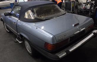 Mercedes SL SL (R107) Cabrio 560 SL (M117.968) [169kW]  (09-1985/12-1989) picture 4