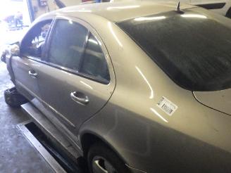 Mercedes E-klasse E (W211) Sedan 2.6 E-240 V6 18V (M112.913) [130kW]  (03-2002/12-2008) picture 4