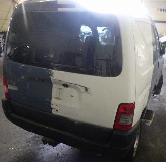 Peugeot Partner Partner/Ranch Van 1.6 HDI 75 (DV6BTED4(9HW)) [55kW]  (02-2006/07-2008)= picture 3
