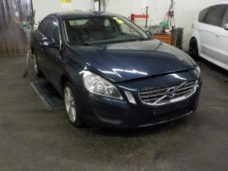Volvo S-60 S60 II (FS) 1.6 DRIVe,D2 (D4162T) [84kW]  (01-2011/12-2015) picture 2