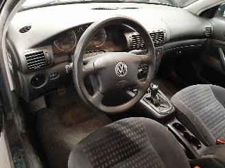 Volkswagen Passat Passat (3B3) Sedan 2.0 (AZM(Euro 4)) [85kW]  (11-2000/03-2005) picture 13