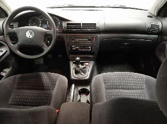 Volkswagen Passat Passat (3B3) Sedan 2.0 (AZM(Euro 4)) [85kW]  (11-2000/03-2005) picture 11