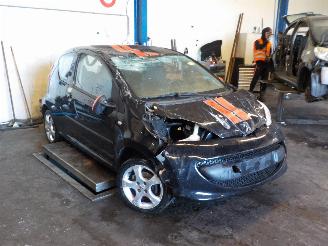 Peugeot 107 107 Hatchback 1.0 12V (384F(1KR)) [50kW]  (06-2005/05-2014) picture 2