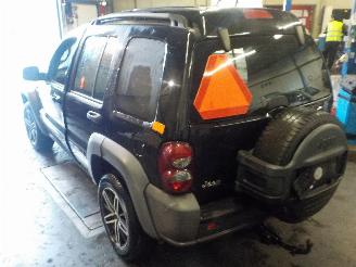 Jeep Cherokee Cherokee/Liberty (KJ) Terreinwagen 2.5 CRD 16V (ENJ) [105kW]  (09-2001=
/01-2008) picture 3
