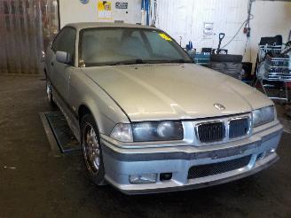 BMW 3-serie 3 serie (E36/2) Coupé 318iS 1.9 16V (M44-B19(194S1)) [103kW]  (09-19=
95/04-1999) picture 2