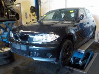 Salvage car BMW 1-serie 1 serie (E87/87N) Hatchback 5-drs 116i 1.6 16V (N45-B16A) [85kW]  (06-=
2004/06-2011) 2006/3