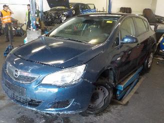 Salvage car Opel Astra Astra J (PC6/PD6/PE6/PF6) Hatchback 5-drs 2.0 CDTI 16V 160 Ecotec (A20=
DTH(Euro 5)) [118kW]  (09-2009/10-2015) 2010/0