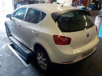Seat Ibiza Ibiza IV (6J5) Hatchback 5-drs 1.2 TDI Ecomotive (CFWA) [55kW]  (06-20=
10/03-2012) picture 4