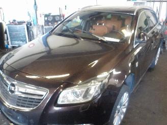 Salvage car Opel Insignia Insignia Sports Tourer Combi 2.0 Biturbo CDTI 16V 4x4 (A20DTR) [143kW]=
  (01-2012/...) 2012/11
