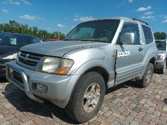 Mitsubishi Pajero Pajero/Shogun Canvas Top (V6/7) Terreinwagen 3.2 DI-D 16V (4M41) [118k=
W]  (10-2001/12-2006) picture 2