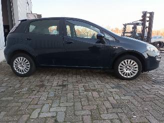 Fiat Punto Punto Evo (199) Hatchback 1.2 Euro 5 (169.A.4000(Euro 5)) [51kW]  (10-=
2009/02-2012) picture 6