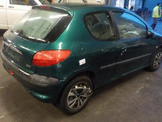 Peugeot 206 206 (2A/C/H/J/S) Hatchback 1.1 XN,XR (TU1JP(HFZ)) [44kW]  (09-1998/02-=
2007) picture 3