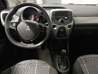 Peugeot 108 108 Hatchback 1.0 12V (1KRFE(CFB)) [51kW]  (05-2014/...) picture 9