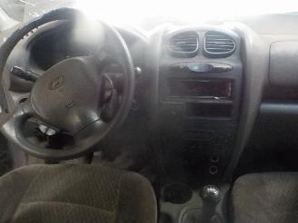 Hyundai Santa Fe Santa Fe I SUV 2.0 CRDi 16V 4x4 (D4EA) [83kW]  (04-2001/03-2006) picture 5