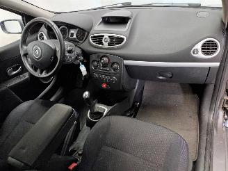 Renault Clio Clio III (BR/CR) Hatchback 1.2 16V 75 (D4F-706) [55kW]  (06-2005/12-20=
14) picture 17