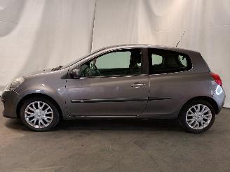 Renault Clio Clio III (BR/CR) Hatchback 1.2 16V 75 (D4F-706) [55kW]  (06-2005/12-20=
14) picture 4