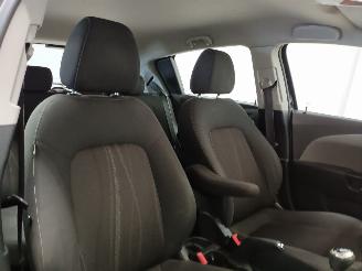Chevrolet  Aveo (300) Hatchback 1.3 D 16V (LSF) [70kW]  (07-2011/12-2015) picture 9