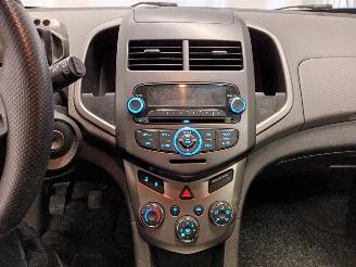 Chevrolet  Aveo (300) Hatchback 1.3 D 16V (LSF) [70kW]  (07-2011/12-2015) picture 17