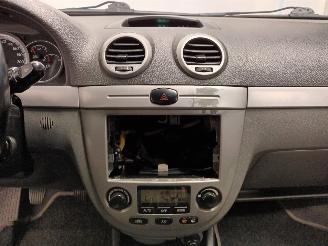 Chevrolet  Lacetti (KLAN) Hatchback 1.6 16V (LXT) [80kW]  (03-2005/04-2013) picture 21