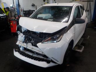 skadebil auto Toyota Aygo Aygo (B40) Hatchback 1.0 12V VVT-i (1KR-FE) [51kW]  (05-2014/06-2018) 2017/7