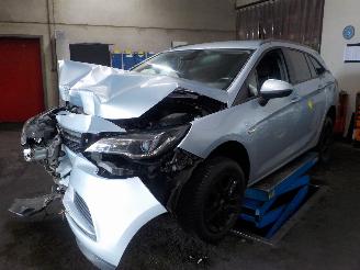 Auto incidentate Opel Astra Astra K Sports Tourer Combi 1.0 Turbo 12V (B10XFL(Euro 6)) [77kW]  (07=
-2014/...) 2016/7