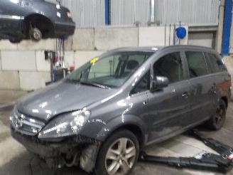 Salvage car Opel Zafira Zafira (M75) MPV 1.6 16V (A16XER(Euro 5)) [85kW]  (01-2008/04-2015) 2011