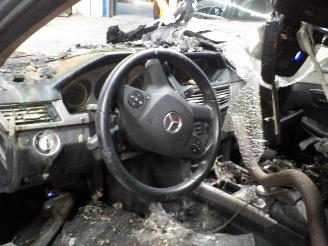 Mercedes E-klasse E (W212) Sedan E-350 CGI V6 24V BlueEfficiency (M272.983) [215kW]  (01=
-2009/08-2011) picture 5