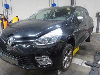 Salvage car Renault Clio Clio IV (5R) Hatchback 5-drs 0.9 Energy TCE 90 12V (H4B-400(H4B-A4)) [=
66kW]  (11-2012/...) 2016/5