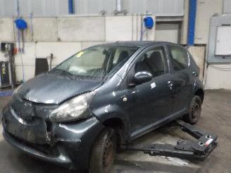 škoda osobní automobily Toyota Aygo Aygo (B10) Hatchback 1.0 12V VVT-i (1KR-FE) [50kW]  (07-2005/05-2014) 2008
