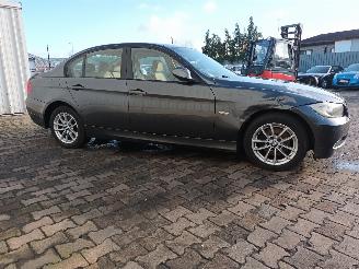 BMW 3-serie 3 serie (E90) Sedan 318i 16V (N43-B20A) [105kW]  (09-2007/10-2011) picture 8