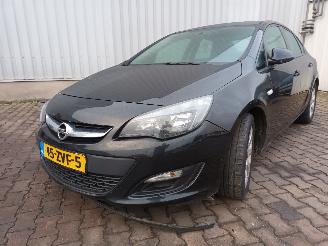 krockskadad bil auto Opel Astra Astra J (PD5/PE5) Sedan 1.7 CDTi 16V 110 (A17DTE(Euro 5)) [81kW]  (06-=
2012/10-2015) 2013/2