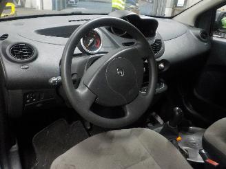 Renault Twingo Twingo II (CN) Hatchback 3-drs 1.5 dCi 90 FAP (K9K-820(K9K-P8)) [63kW]=
  (10-2010/09-2014) picture 5