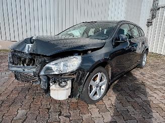 damaged passenger cars Volvo V-60 V60 I (FW/GW) 1.6 DRIVe (D4162T) [84kW]  (02-2011/12-2015) 2013/1