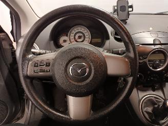 Mazda 2 2 (DE) Hatchback 1.3 16V S-VT (ZJ46) [55kW]  (10-2007/06-2015) picture 13