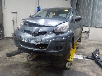 demontáž osobní automobily Toyota Aygo Aygo (B10) Hatchback 1.0 12V VVT-i (1KR-FE) [50kW]  (07-2005/05-2014) 2011