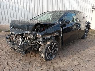 Damaged car Toyota Auris Auris (E18) Hatchback 5-drs 1.8 16V Hybrid (2ZRFXE) [100kW]  (10-2012/=
03-2019) 2016/2