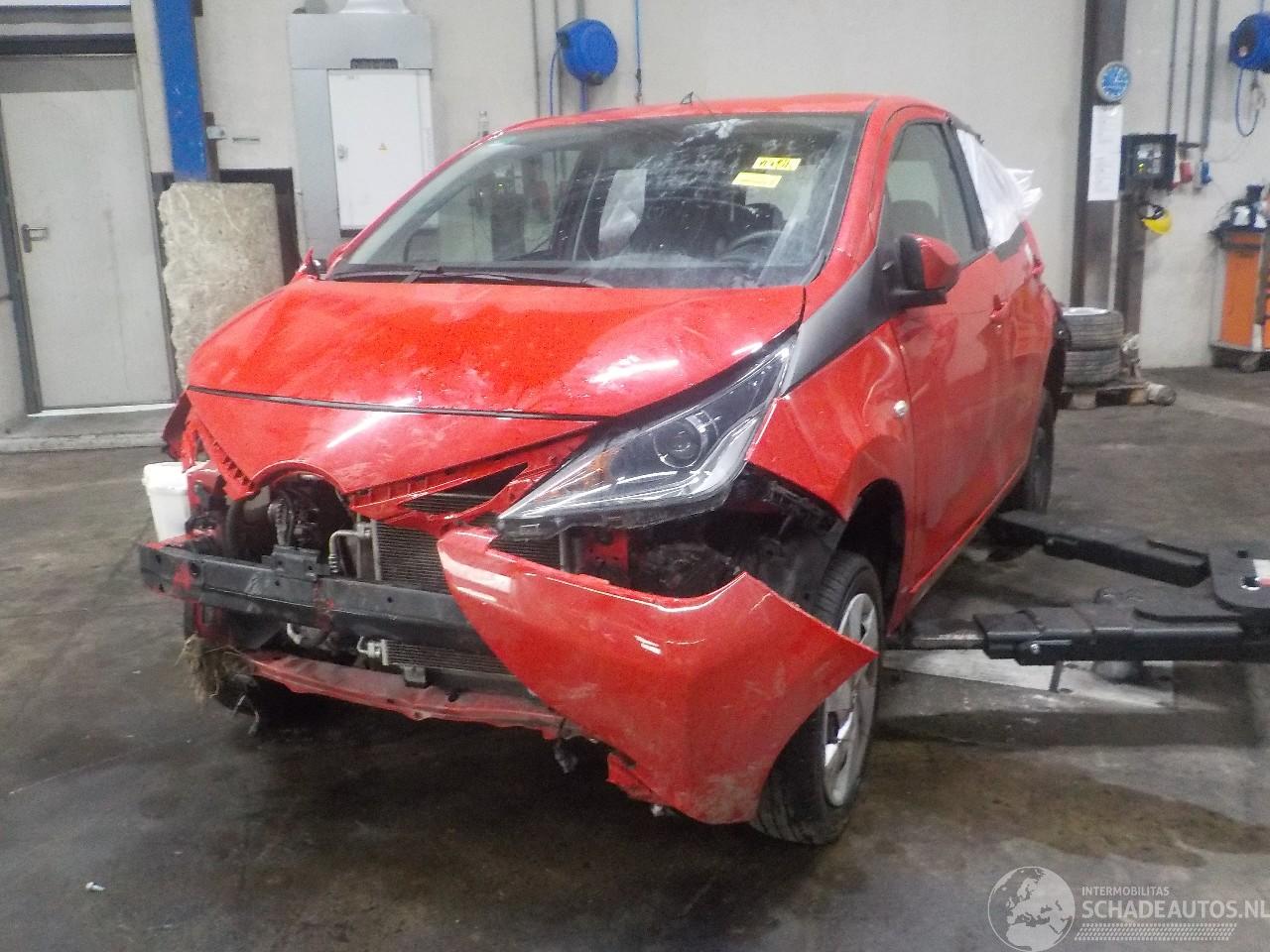 Toyota Aygo Aygo (B40) Hatchback 1.0 12V VVT-i (1KR-FE) [51kW]  (05-2014/06-2018)