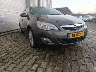 Opel Astra Astra J (PC6/PD6/PE6/PF6) Hatchback 5-drs 1.4 16V ecoFLEX (A14XER(Euro=
 5)) [74kW]  (12-2009/10-2015) picture 3